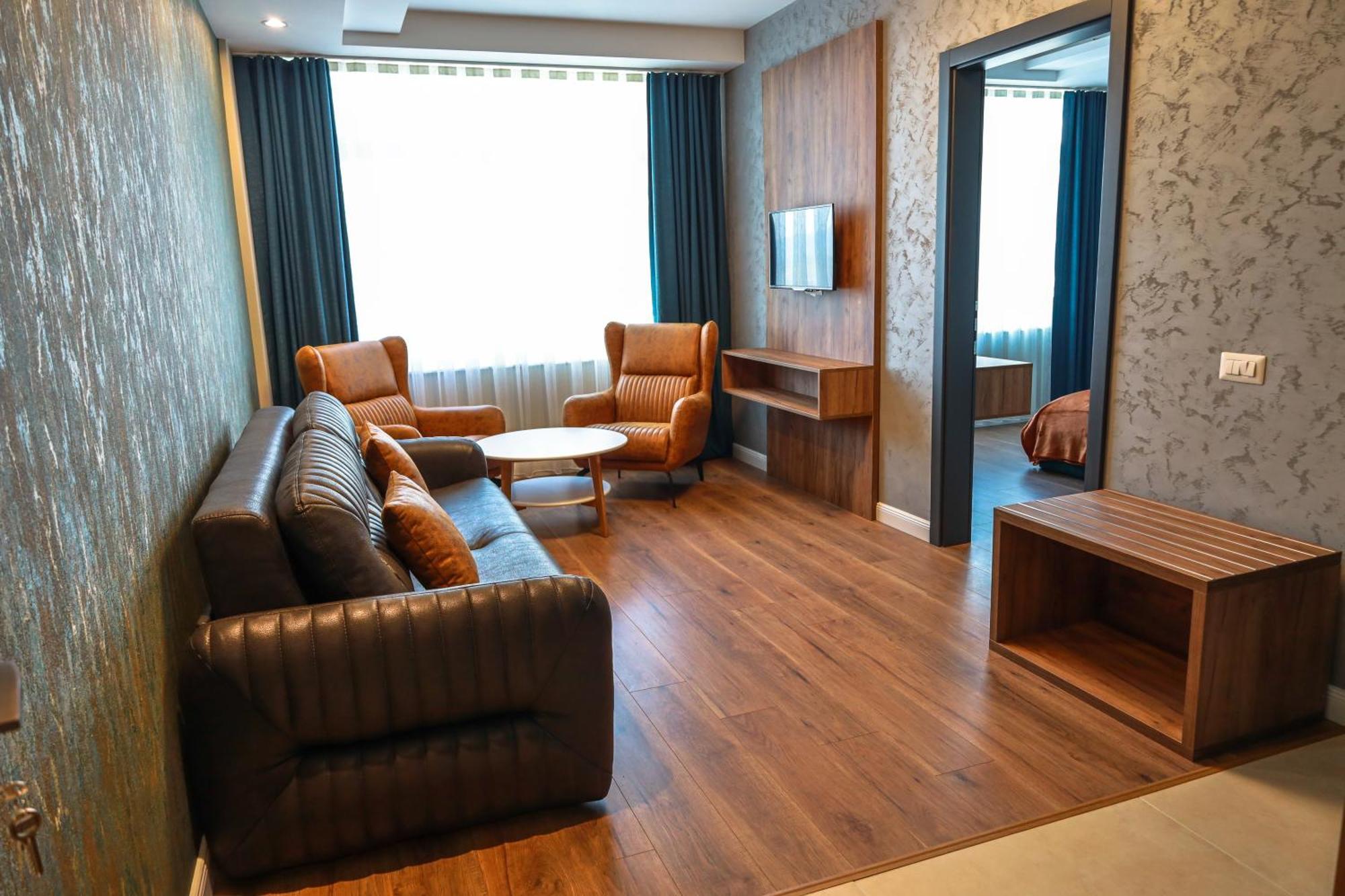 Nafron Hotel 普里兹伦 外观 照片