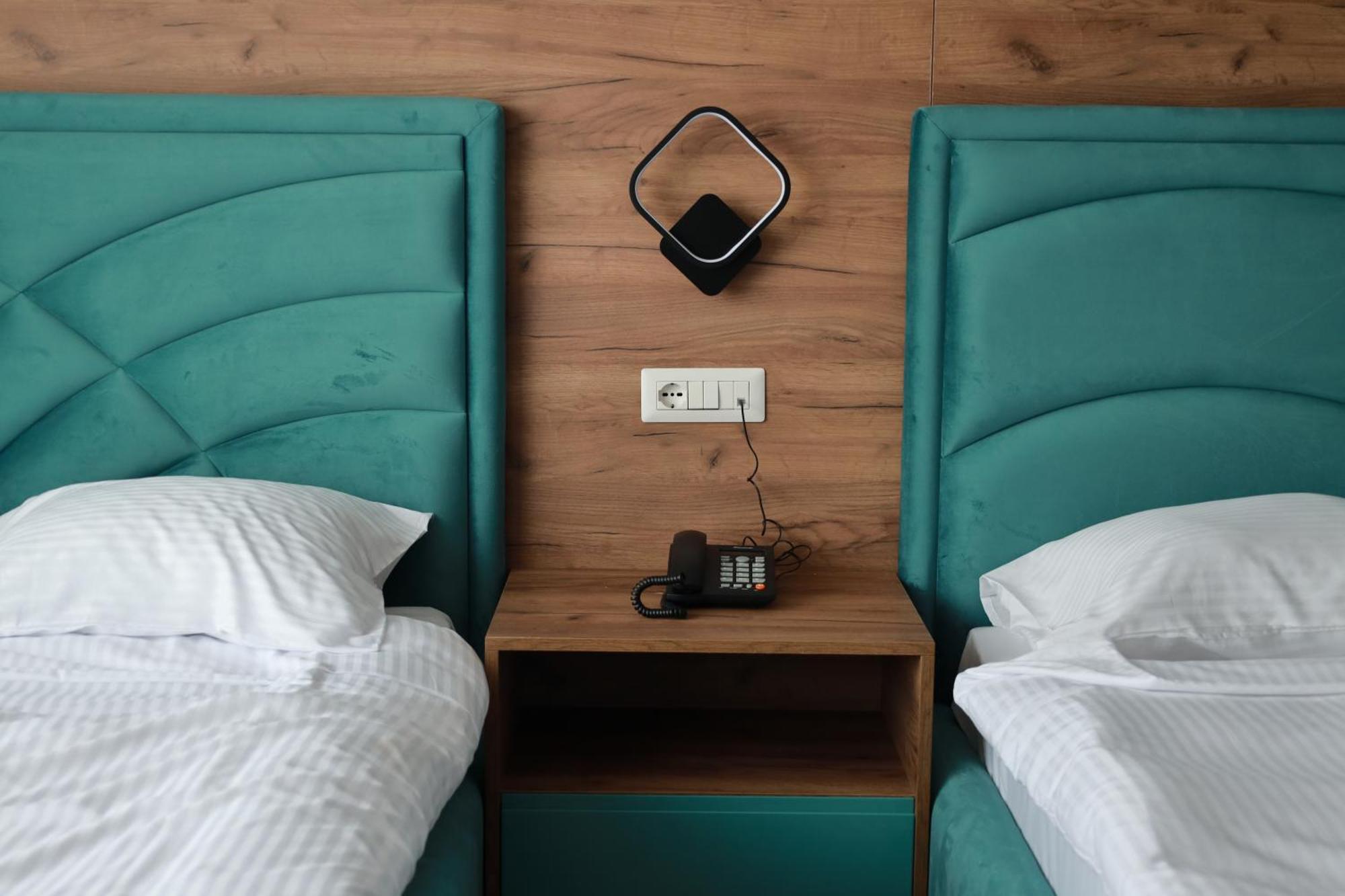 Nafron Hotel 普里兹伦 外观 照片