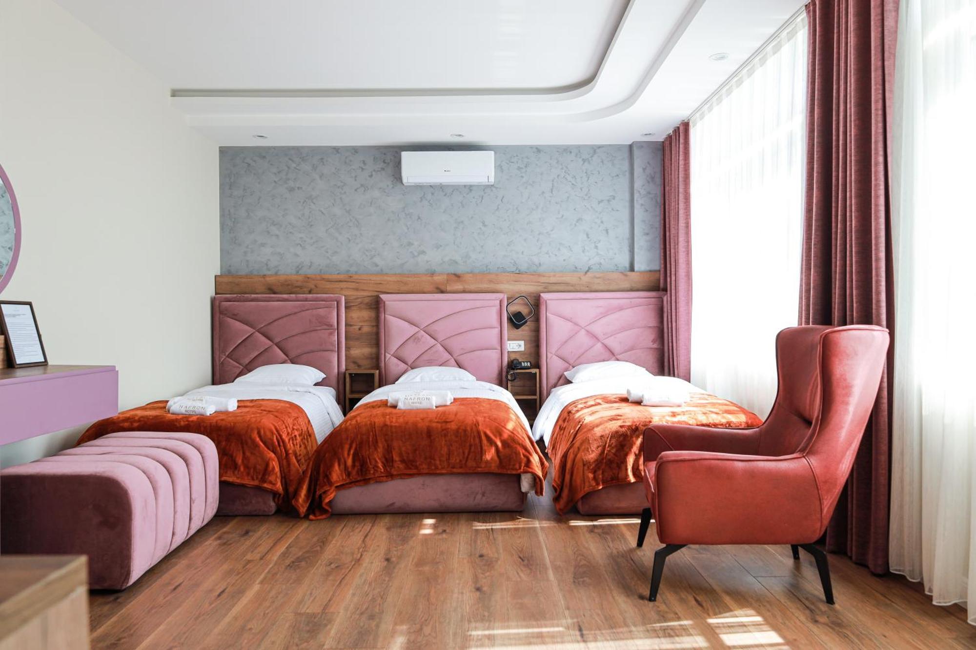 Nafron Hotel 普里兹伦 外观 照片