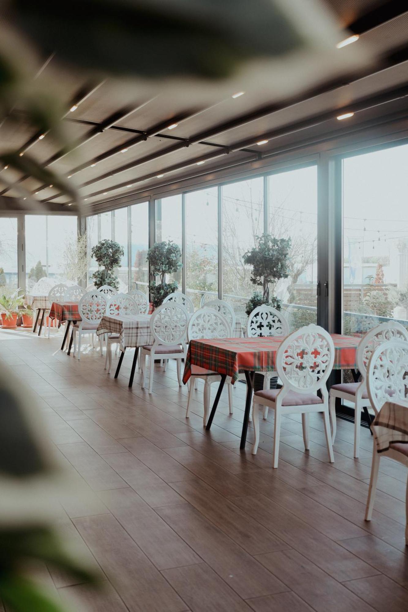 Nafron Hotel 普里兹伦 外观 照片